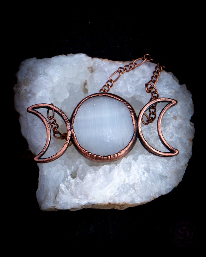 Ciondolo triplice luna con selenite